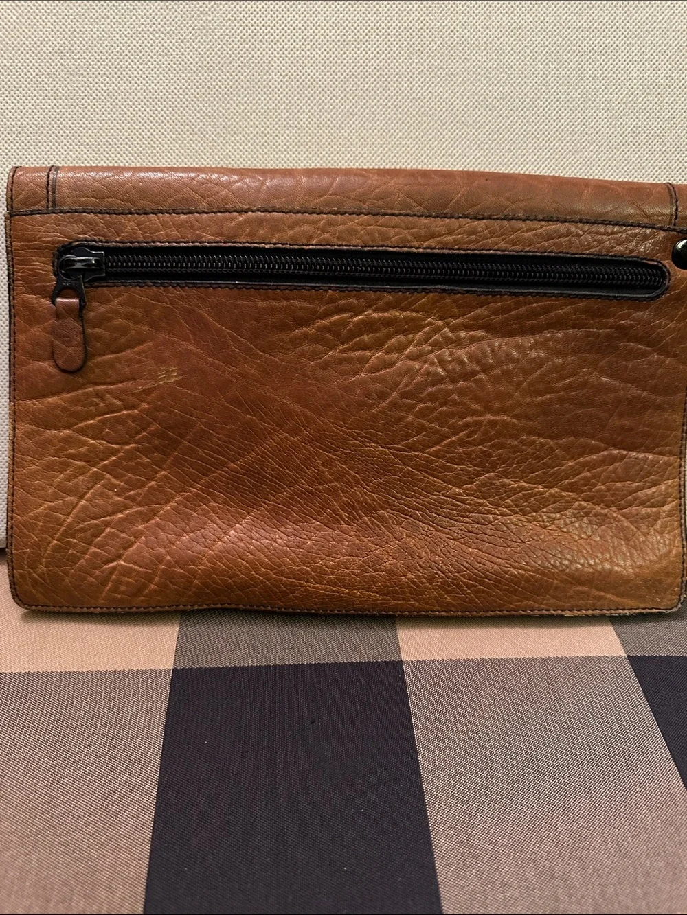 Caracciola by Gold Pfiel Leather Envelope Clutch - Tan